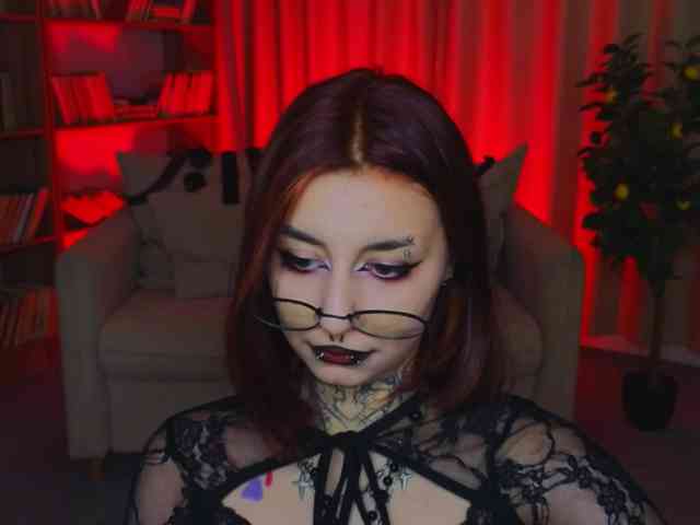 MistressMarcelline webcam