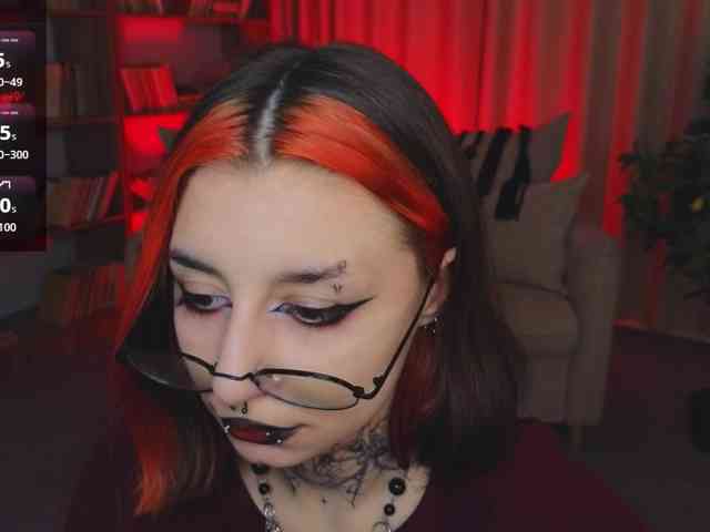 MistressMarcelline webcam