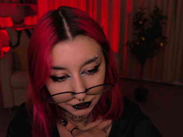 MistressMarcelline webcam