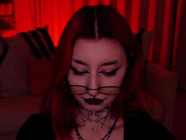 MistressMarcelline webcam