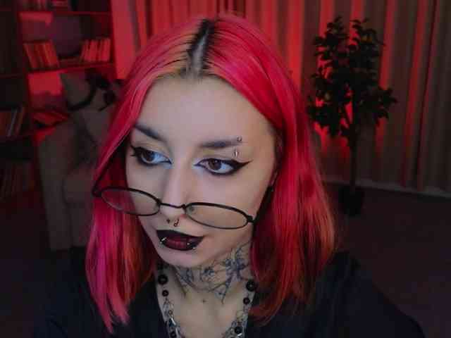 MistressMarcelline webcam