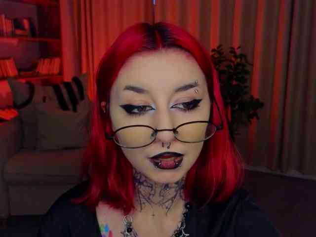 MistressMarcelline webcam
