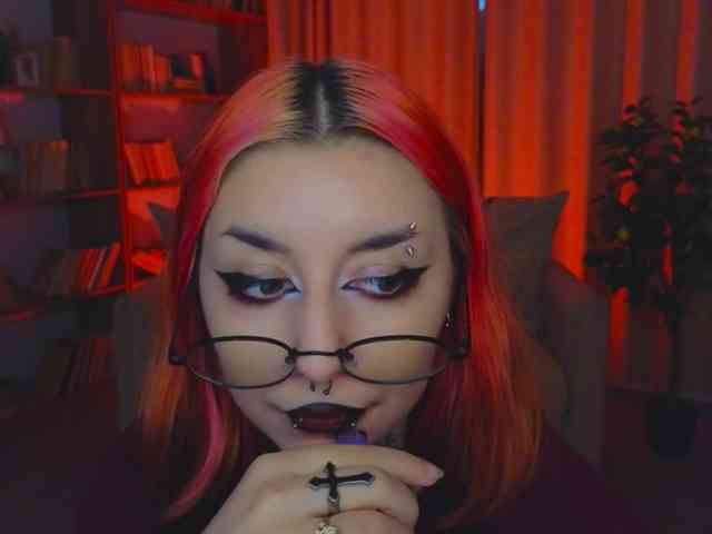 MistressMarcelline webcam
