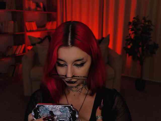 MistressMarcelline webcam