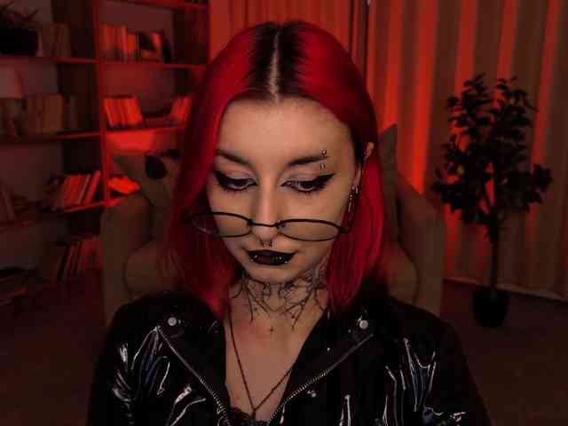 MistressMarcelline webcam