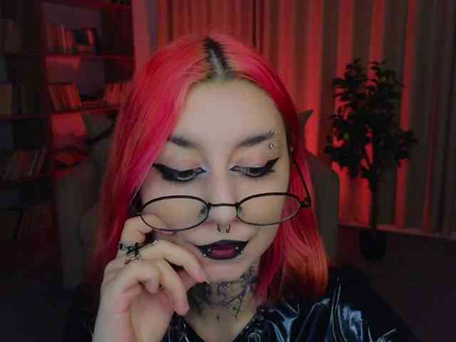 MistressMarcelline webcam