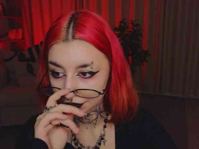 MistressMarcelline webcam
