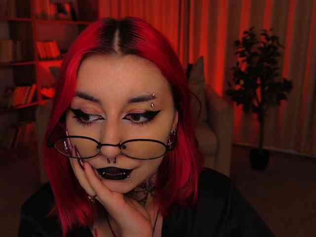 MistressMarcelline webcam