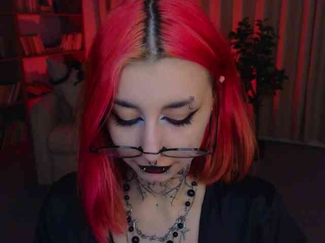 MistressMarcelline webcam