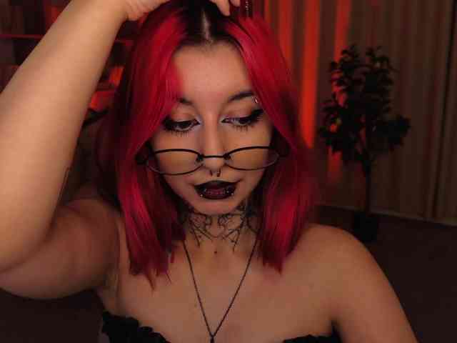MistressMarcelline webcam