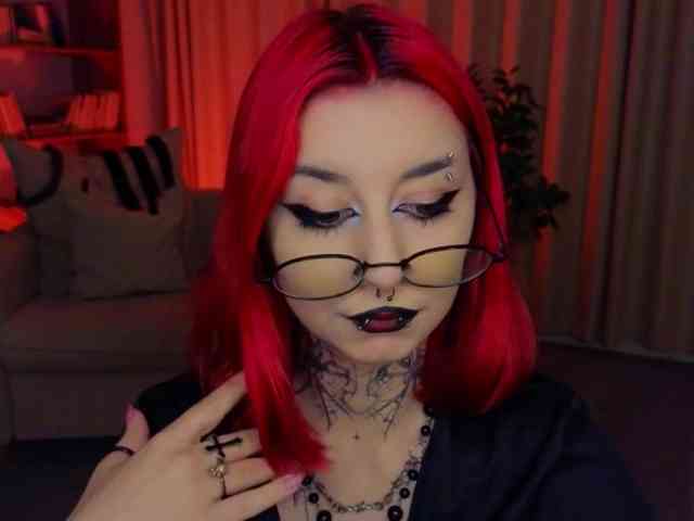 MistressMarcelline webcam
