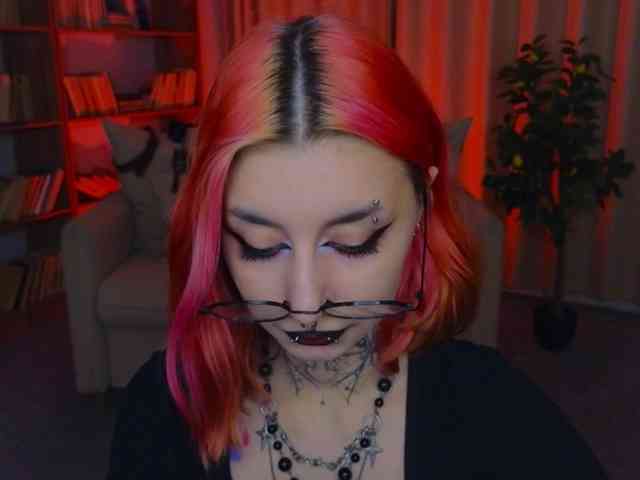 MistressMarcelline webcam