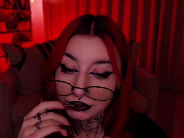 MistressMarcelline webcam
