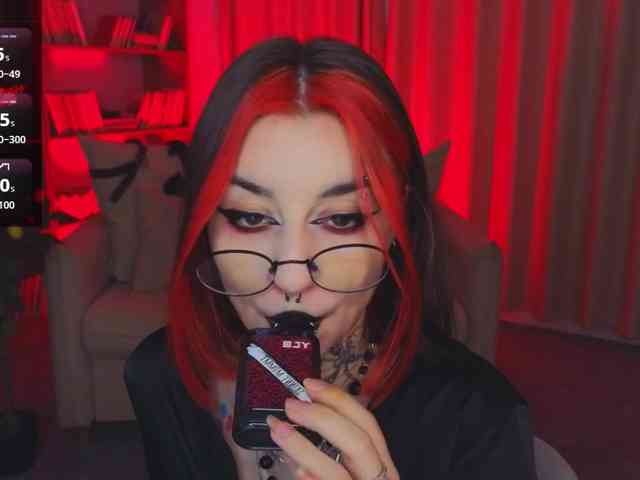 MistressMarcelline webcam