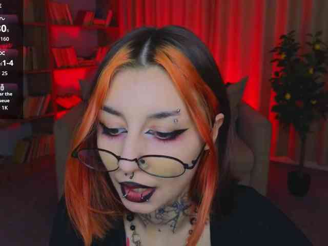 MistressMarcelline webcam
