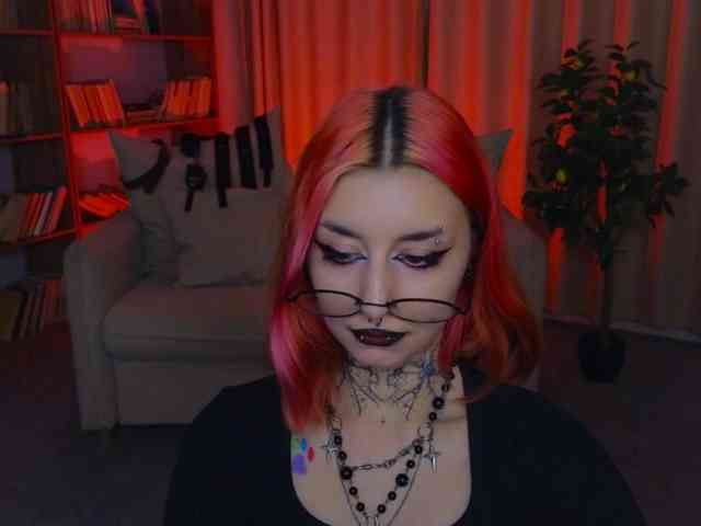 MistressMarcelline webcam