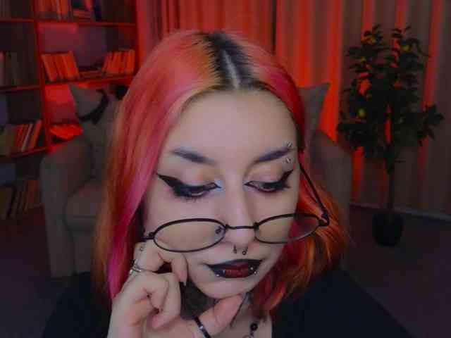 MistressMarcelline webcam