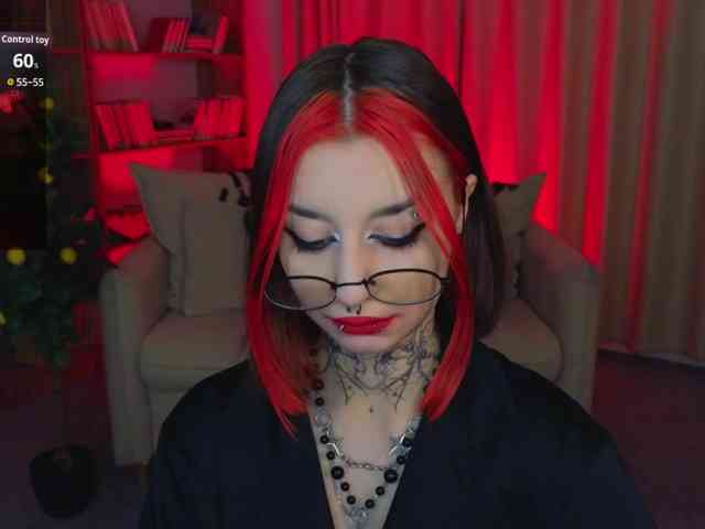 MistressMarcelline webcam