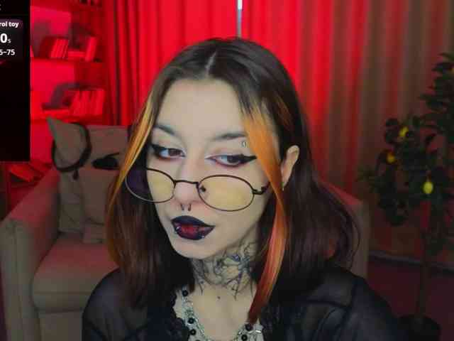 MistressMarcelline webcam