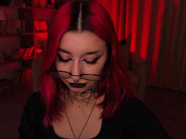 MistressMarcelline webcam