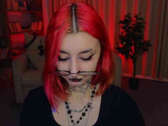 MistressMarcelline webcam