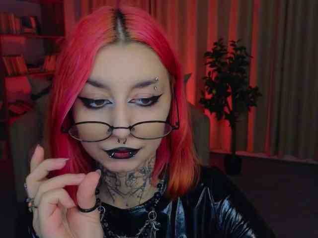 MistressMarcelline webcam