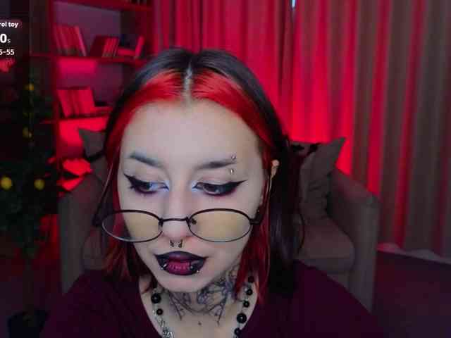 MistressMarcelline webcam