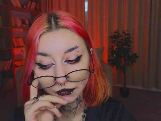 MistressMarcelline webcam