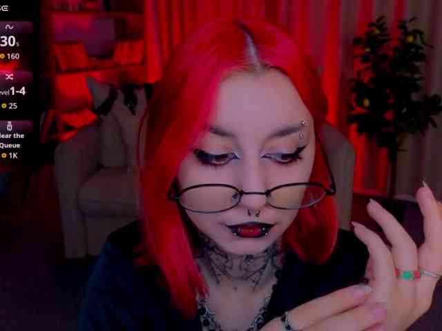 MistressMarcelline webcam