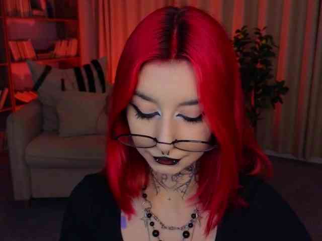 MistressMarcelline webcam