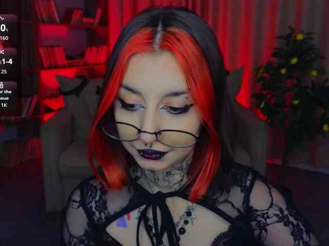 MistressMarcelline webcam