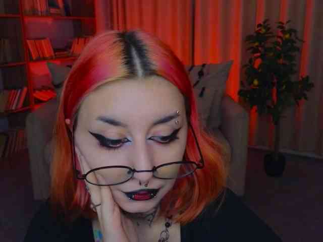 MistressMarcelline webcam