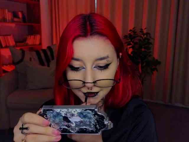 MistressMarcelline webcam