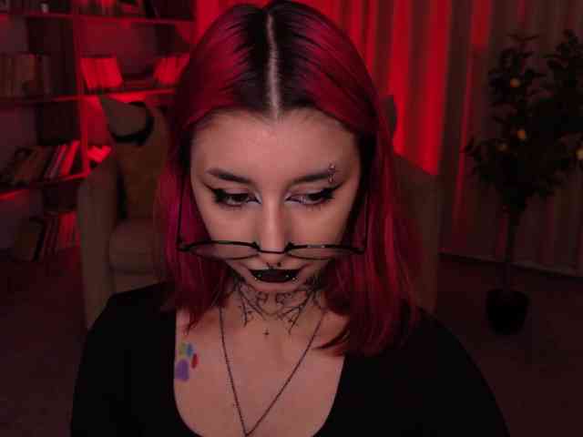 MistressMarcelline webcam