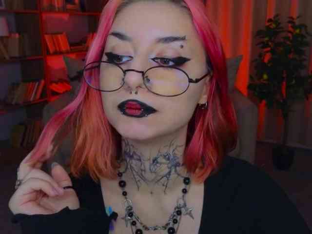 MistressMarcelline webcam
