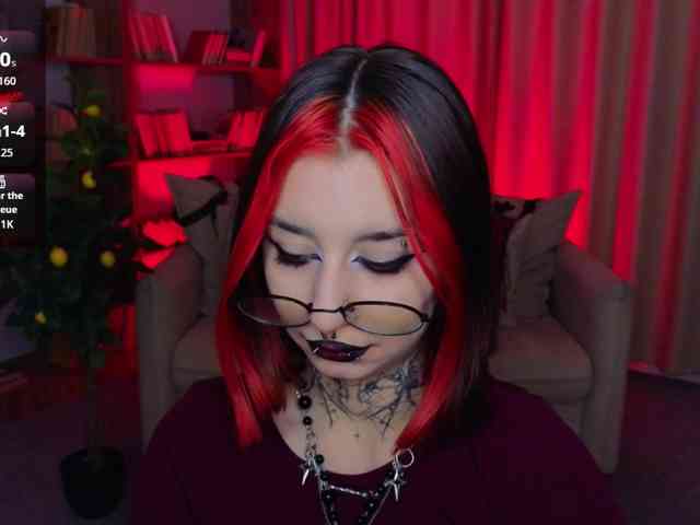 MistressMarcelline webcam