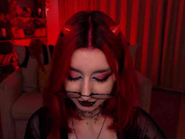 MistressMarcelline webcam