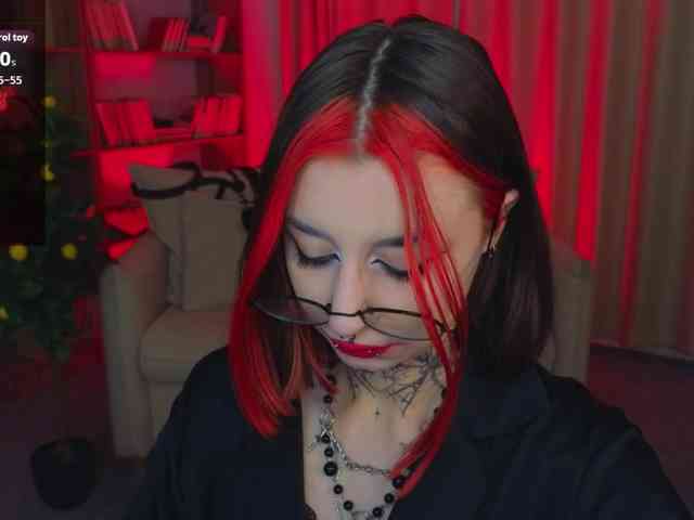 MistressMarcelline webcam