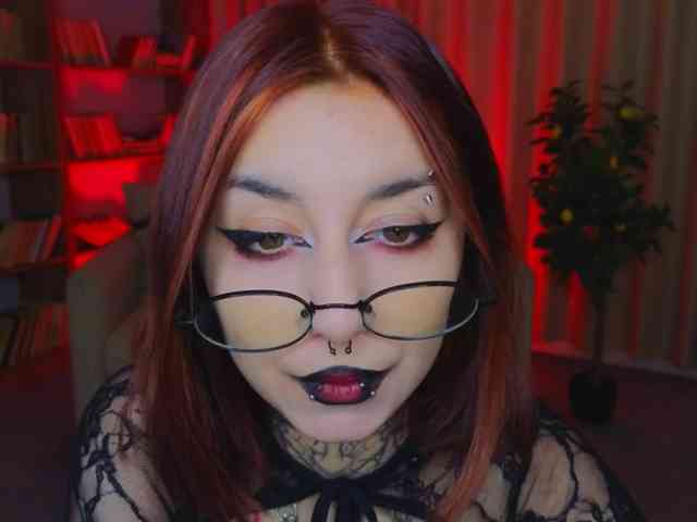 MistressMarcelline webcam