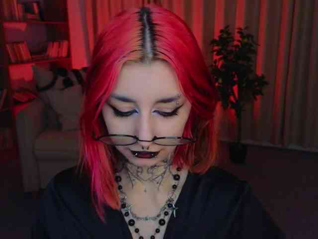 MistressMarcelline webcam
