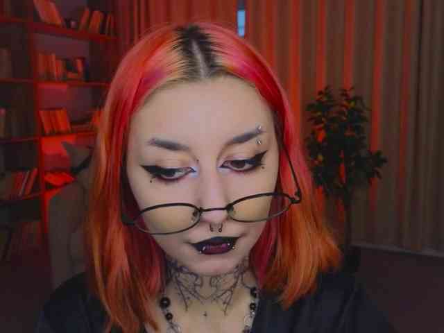 MistressMarcelline webcam