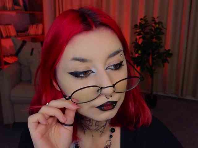 MistressMarcelline webcam