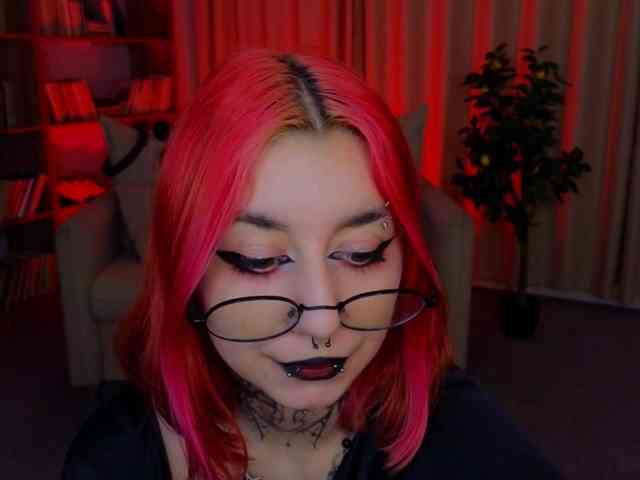 MistressMarcelline webcam