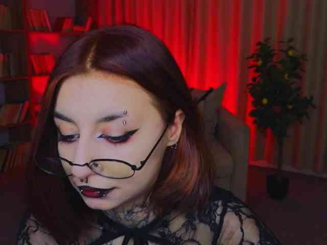 MistressMarcelline webcam