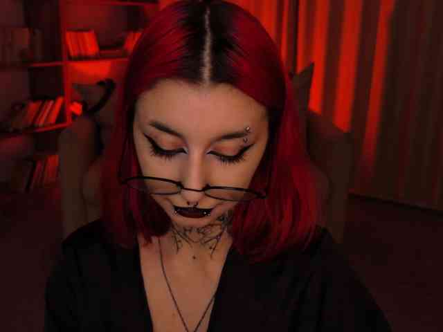 MistressMarcelline webcam