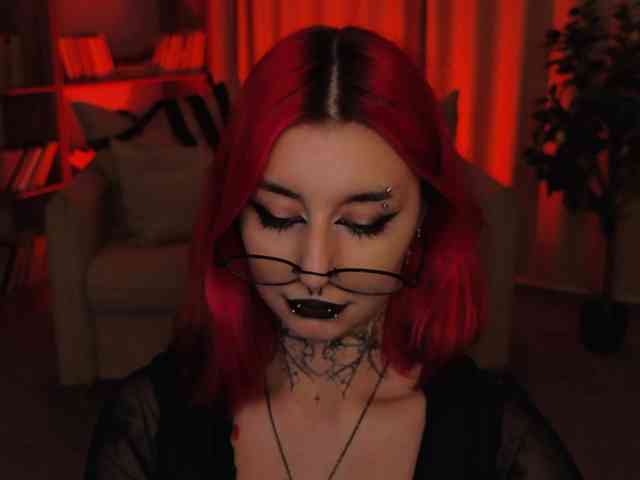 MistressMarcelline webcam