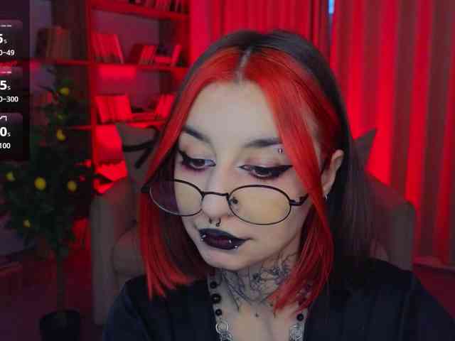 MistressMarcelline webcam