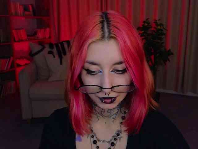 MistressMarcelline webcam