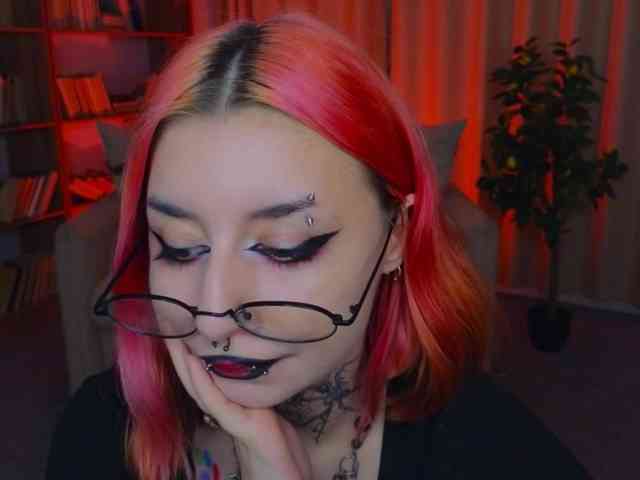 MistressMarcelline webcam