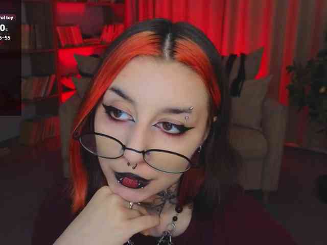 MistressMarcelline webcam